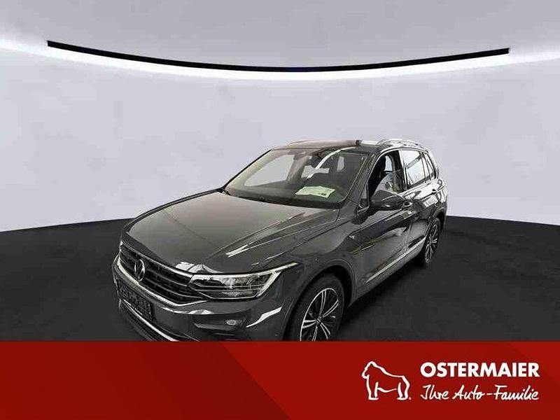 Gebraucht VW Tiguan Active 131 PS (96 kW) 2022 Delfingrau SUV