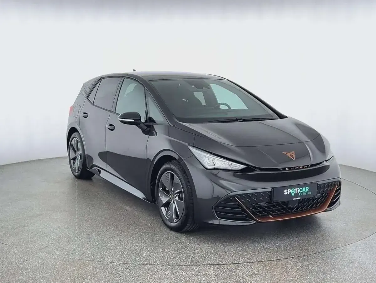 Gebraucht Cupra Born Basis 150 kW (204 PS) 2024 Grau Kleinwagen