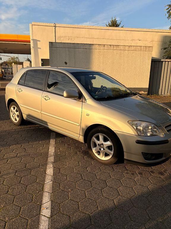Silber Gebraucht 2006 Toyota Corolla Sol Kombi | 4.100 € (Fairer Preis) - Bild 1/4