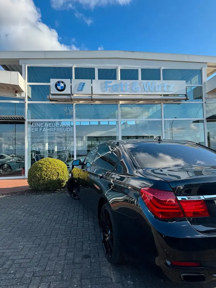 Gebraucht BMW 740L 320 PS (235 kW) 2012 Schwarz Limousine