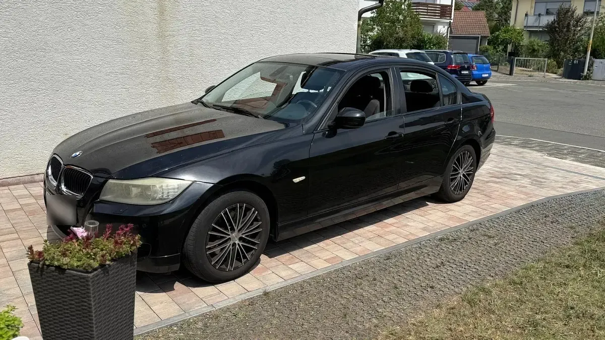 Gebraucht BMW 316 116 PS (85 kW) 2009 Schwarz Limousine