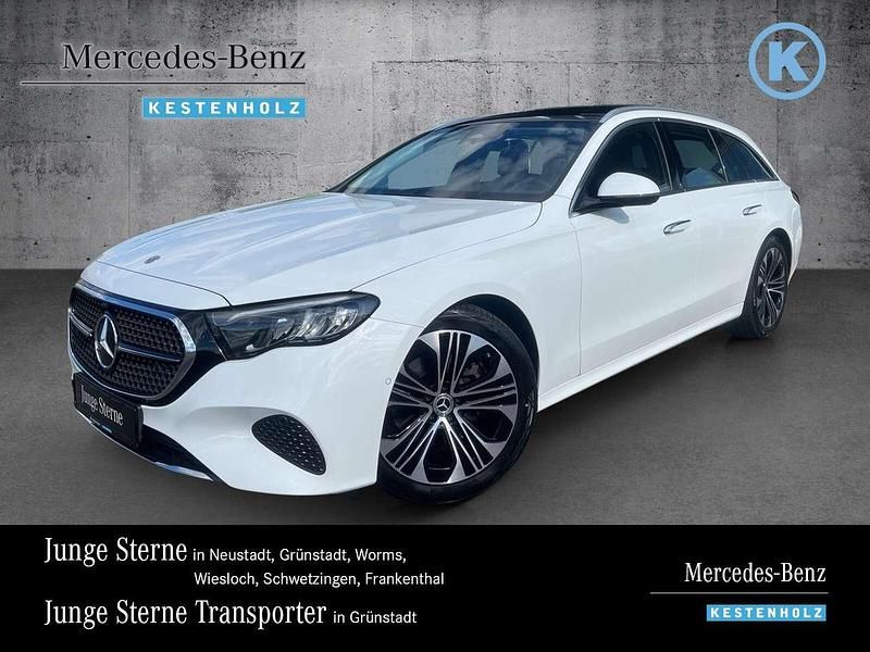Polarweiß Gebraucht 2023 Mercedes E220 Avantgarde Kombi | 48.880 € - Bild 1/4