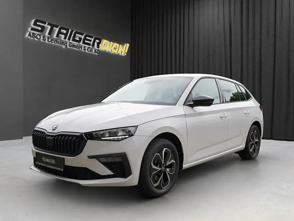 Neu Skoda Scala Selection 150 PS (110 kW) 2026 Weiß Kleinwagen
