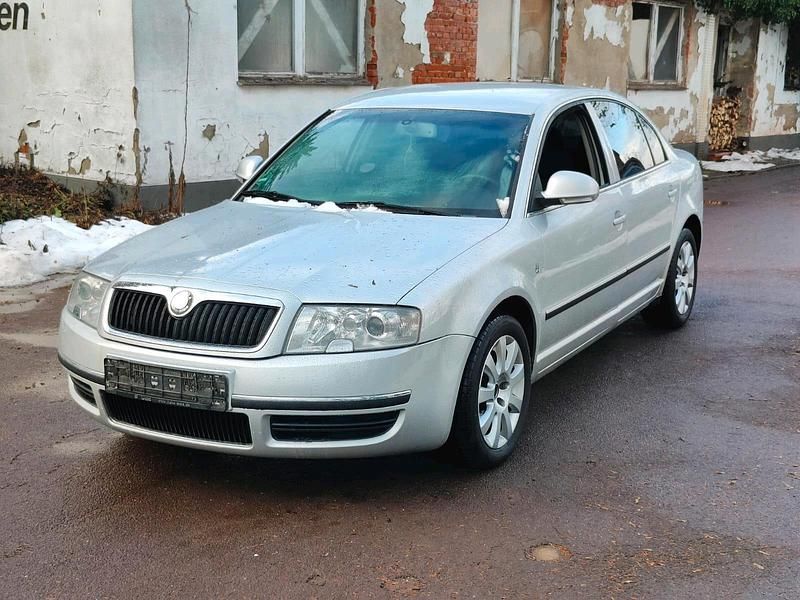 Grau Gebraucht 2007 Skoda Superb Limousine | 2.450 € (Guter Preis) - Bild 1/4