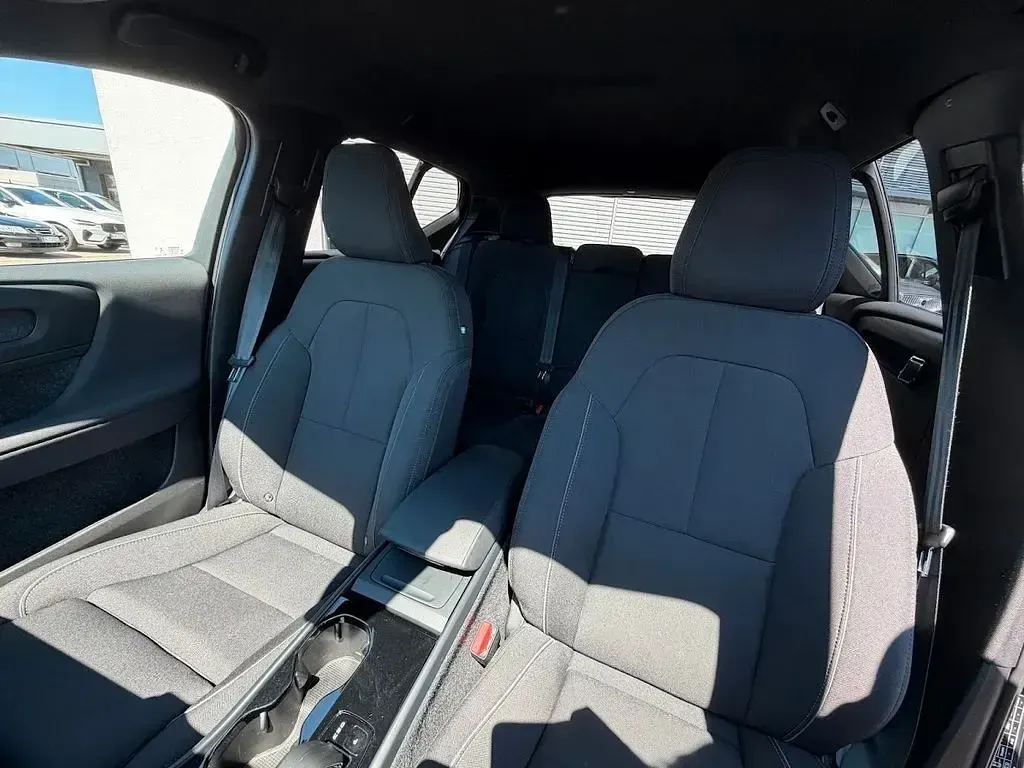Gebraucht Volvo XC40 Core 169 kW (231 PS) 2023 Schwarz SUV