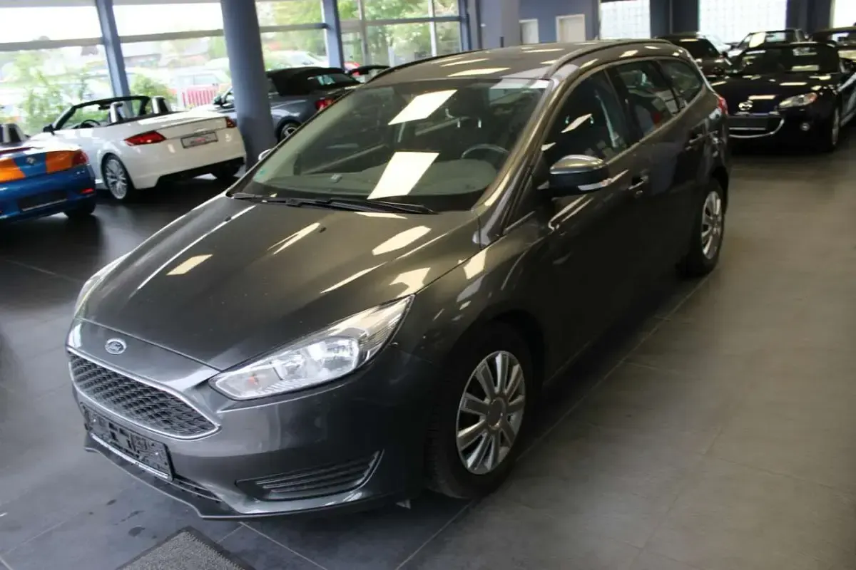Usata Ford Focus 105 CV (77 kW) 2017 Grigio Station wagon