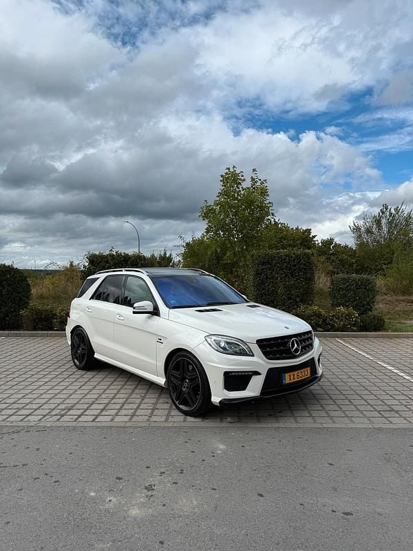 Weiß Gebraucht 2015 Mercedes ML63 AMG AMG SUV | 29.999 € (Fairer Preis) - Bild 1/4
