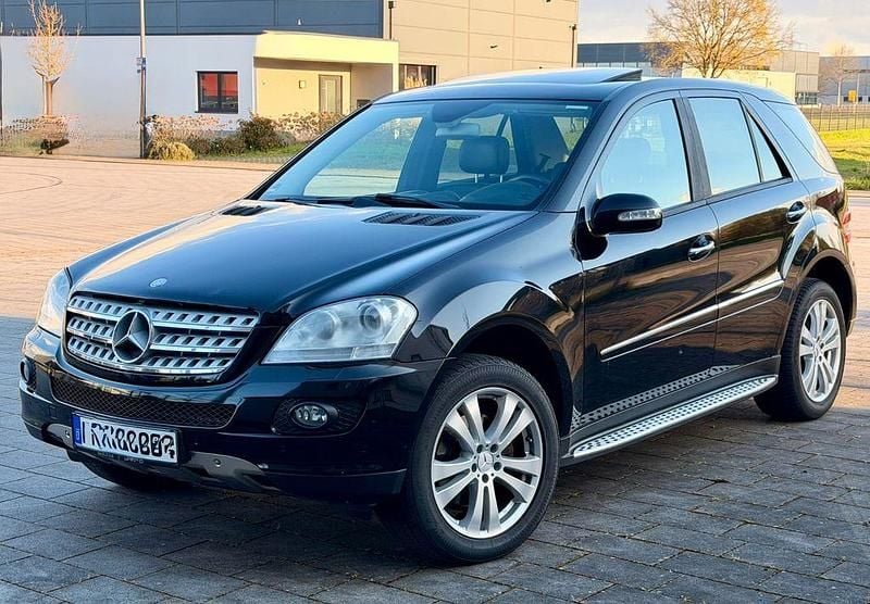 Gebraucht Mercedes ML280 190 PS (139 kW) 2006 Schwarz SUV