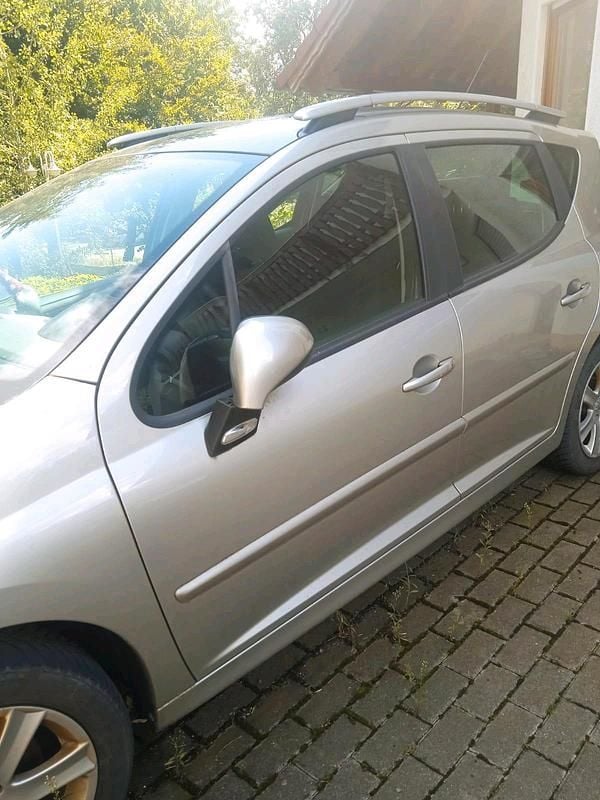 Silber Gebraucht 2008 Peugeot 207 Kombi | 1.000 € (Superpreis) - Bild 1/4