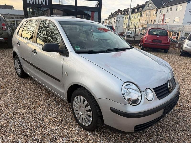 Grau Gebraucht 2003 VW Polo Trendline Limousine | 2.750 € (Fairer Preis) - Bild 1/4