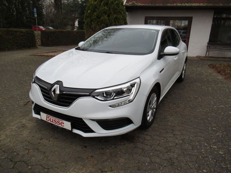 Gebraucht Renault Mégane IV Life 116 PS (85 kW) 2019 Weiß Limousine