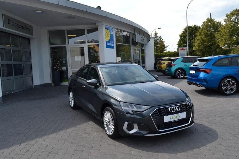 Grau Gebraucht 2022 Audi A3 Advanced Limousine | 21.980 € (Fairer Preis) - Bild 1/3
