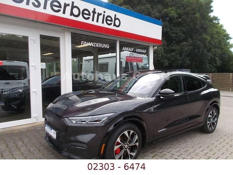 Grau Gebraucht 2022 Ford Mustang Mach-E Extended Range SUV | 33.930 € (Superpreis) - Bild 1/4