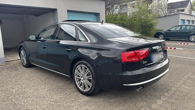 Schwarz Gebraucht 2013 Audi A8 Limousine | 16.900 € (Etwas zu teuer) - Bild 1/4