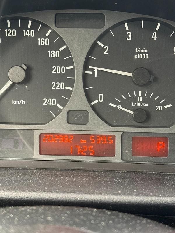 Gebraucht BMW 318 150 PS (110 kW) 2004 Schwarz Kombi