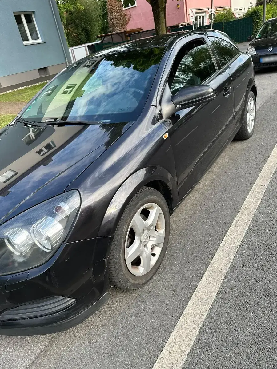 Gebraucht Opel Astra GTC 90 PS (66 kW) 2008 Schwarz Coupé