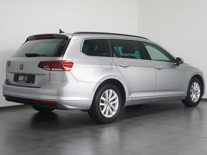 Gebraucht VW Passat Business 150 PS (110 kW) 2021 Pyrit silber Kombi