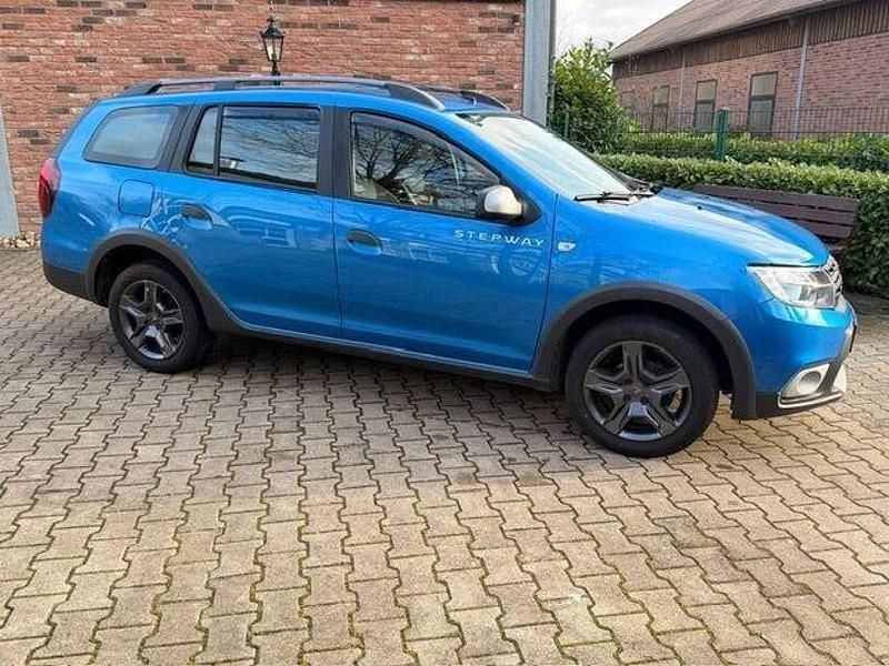 Gebraucht Dacia Logan Celebration 90 PS (66 kW) 2017 Blau Limousine