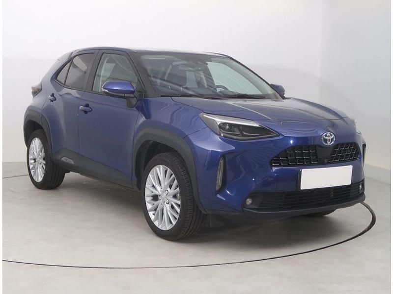 Metallic Gebraucht 2021 Toyota Yaris Hybrid Elegant SUV | 24.490 € (Fairer Preis) - Bild 1/4