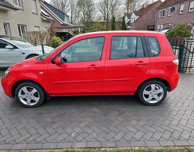 Gebraucht Mazda 2 80 PS (58 kW) 2007 Rot Kleinwagen