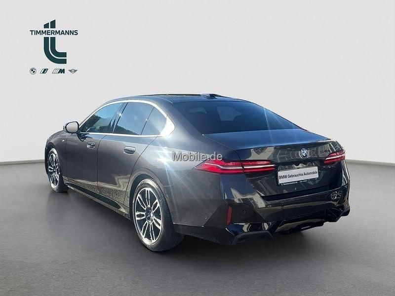 Gebraucht BMW 520 M Sport 197 PS (144 kW) 2024 Grau Limousine