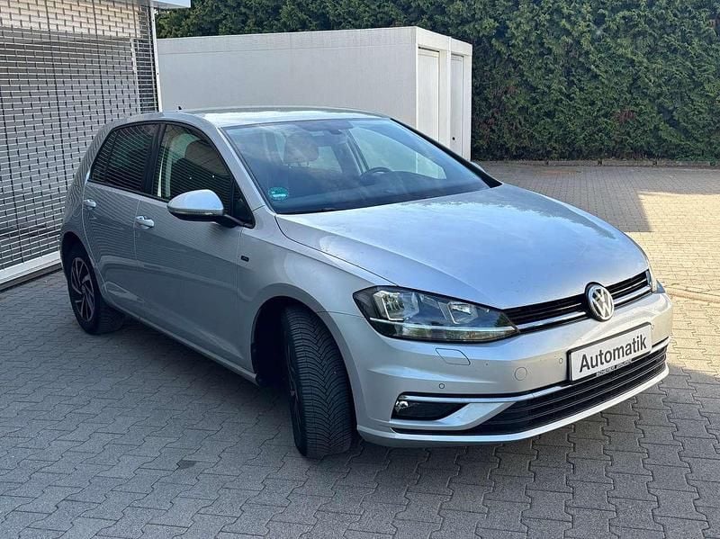 Gebraucht VW Golf VII Join 116 PS (85 kW) 2019 Reflexsilber metallic Limousine