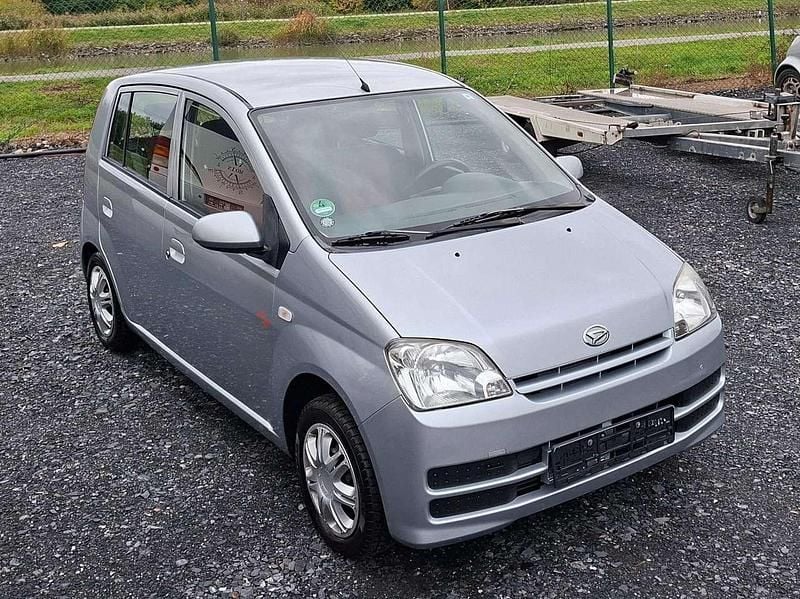 Gebraucht Daihatsu Cuore 58 PS (42 kW) 2006 Silber Kleinwagen