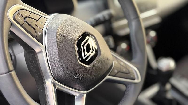 Gebraucht Renault Clio V Evolution 101 PS (74 kW) 2024 Weiß Limousine