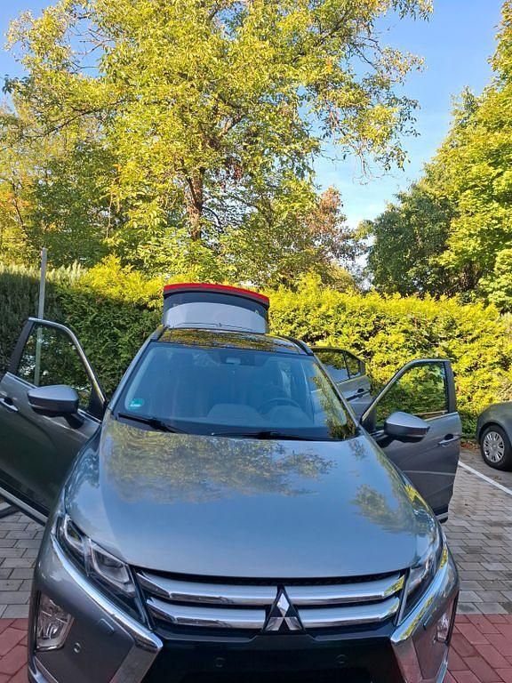 Grau Gebraucht 2018 Mitsubishi Eclipse Cross SUV | 22.100 € (Etwas zu teuer) - Bild 1/4