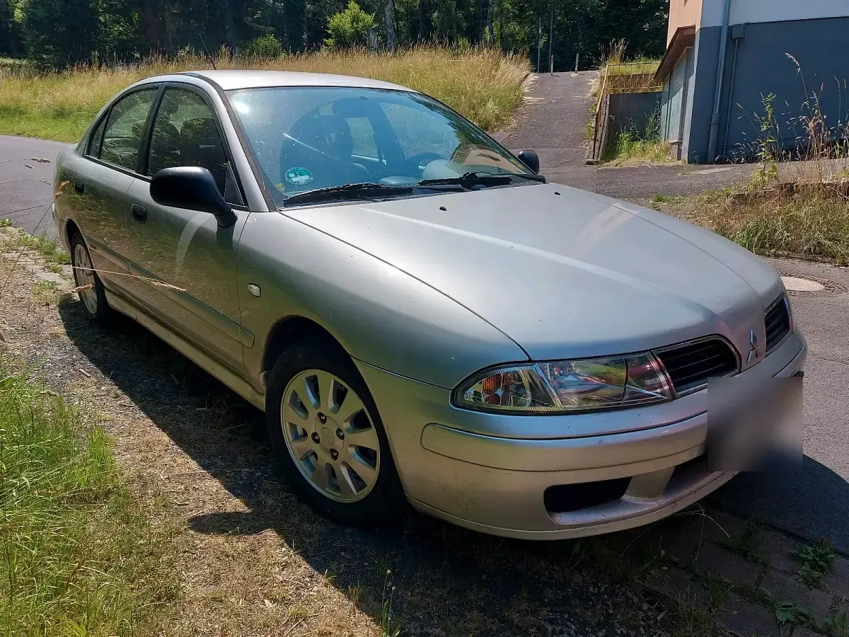 Gebraucht Mitsubishi Carisma 122 PS (89 kW) 2001 Silber Limousine