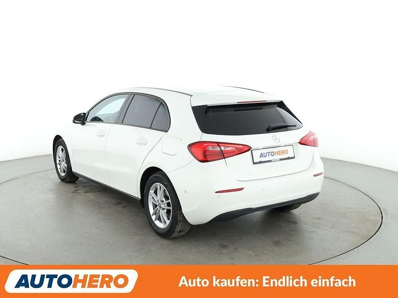 Gebraucht Mercedes A200 163 PS (119 kW) 2018 Weiß Limousine