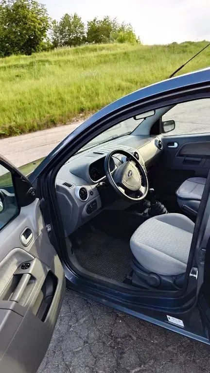 Gebraucht Ford Fusion Trend 60 PS (44 kW) 2003 Grau Kleinwagen