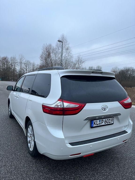Gebraucht Toyota Sienna 269 PS (197 kW) 2015 Weiß Van / Kleinbus