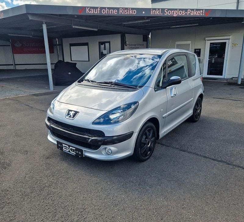 Grau Gebraucht 2008 Peugeot 1007 Premium Kleinwagen | 2.999 € (Guter Preis) - Bild 1/4