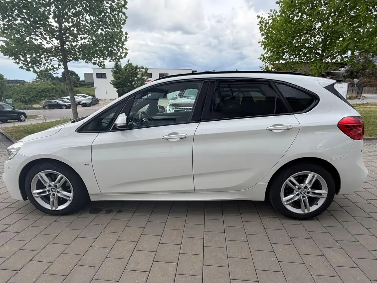 Gebraucht BMW 218 Active Tourer M Sport 136 PS (100 kW) 2016 Weiß Van / Kleinbus