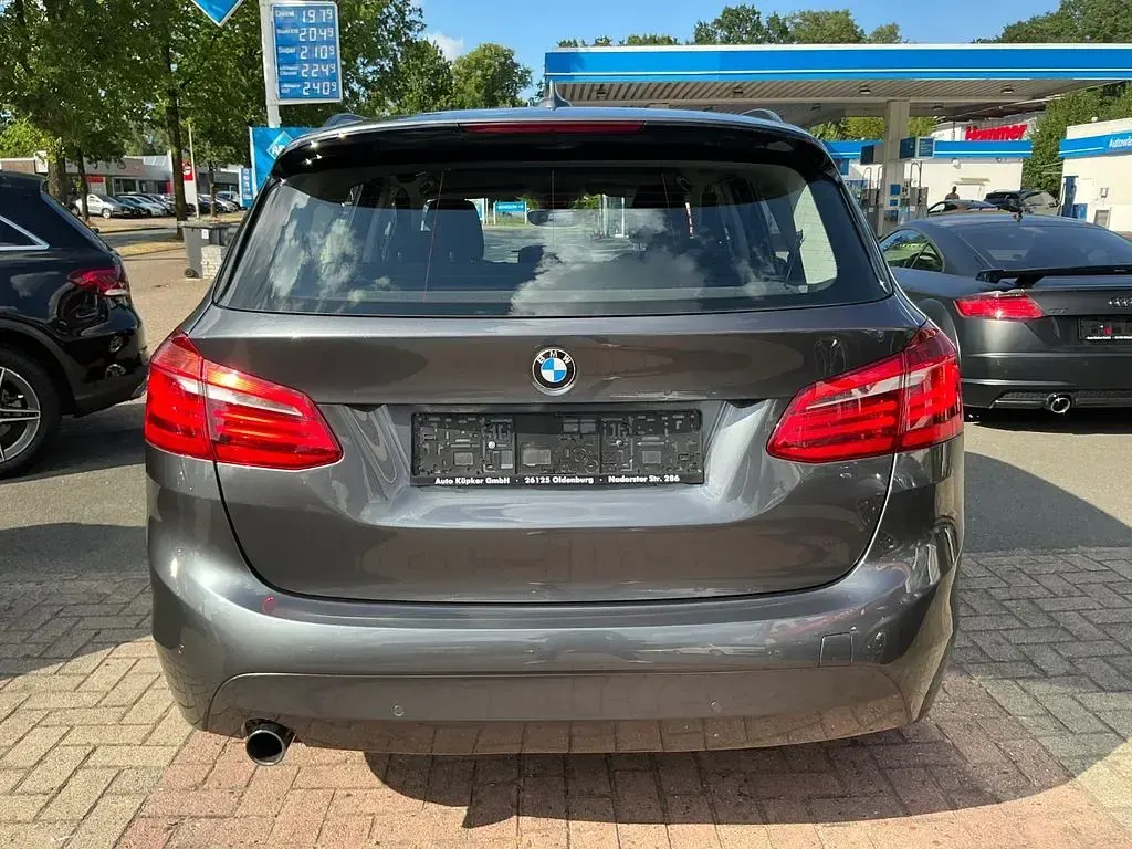 Gebraucht BMW 218 Active Tourer Advantage 136 PS (100 kW) 2017 Grau Van / Kleinbus