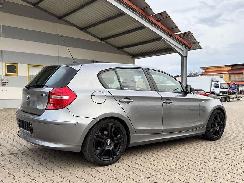 Używany BMW 116 122 KM (89 kW) 2010 Szary Hatchback