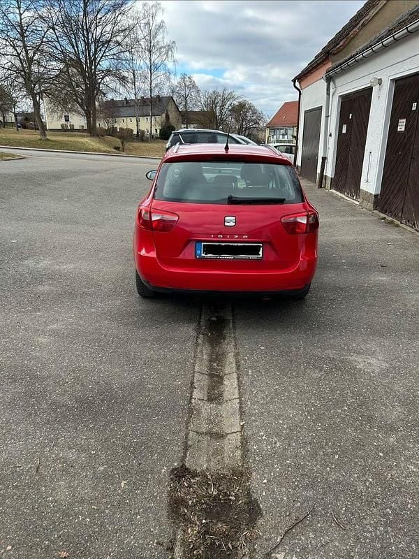 Gebraucht Seat Ibiza ST Reference 69 PS (50 kW) 2011 Rot Kombi