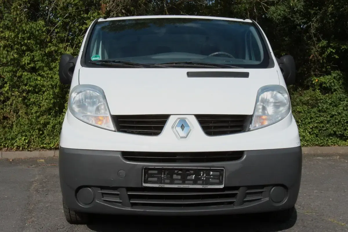 Gebraucht Renault Trafic 90 PS (66 kW) 2012 Weiß Van / Kleinbus