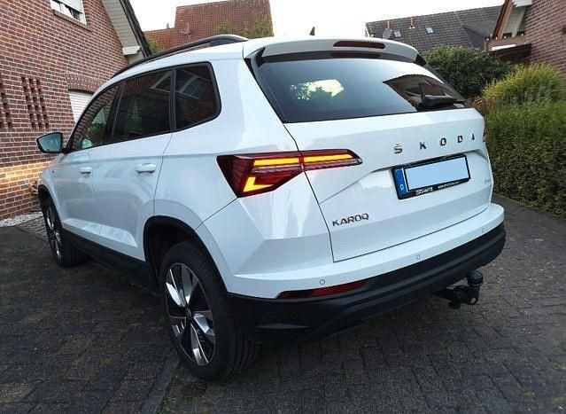 Weiß Gebraucht 2023 Skoda Karoq Tour SUV | 26.700 € (Fairer Preis) - Bild 1/4