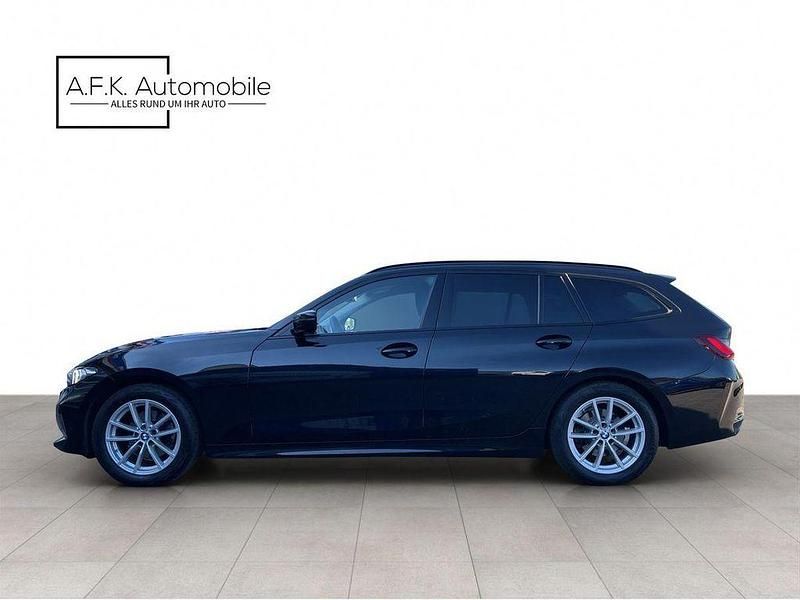 Gebraucht BMW 320 Shadowline 190 PS (139 kW) 2023 Black sapphire metallic Kombi