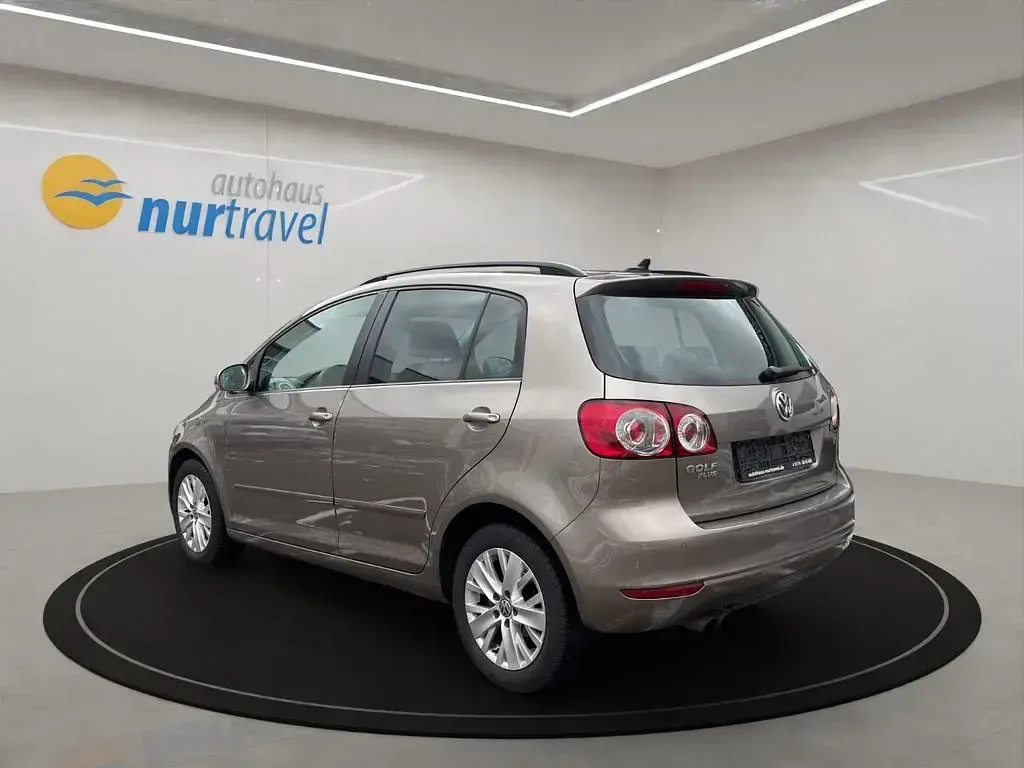 Gebraucht VW Golf Plus Life 122 PS (89 kW) 2013 Braun Van / Kleinbus