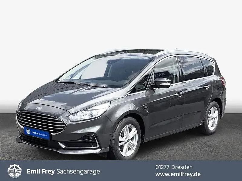 Grau Gebraucht 2022 Ford S-MAX Titanium Van / Kleinbus | 31.440 € (Guter Preis) - Bild 1/4