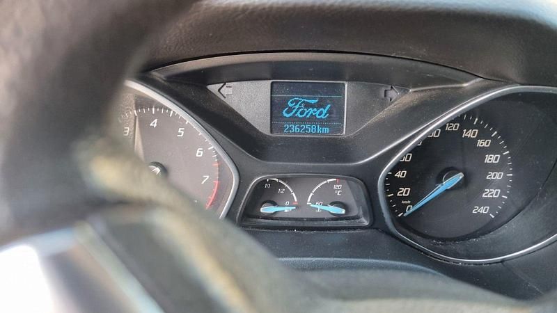 Gebraucht Ford Focus 105 PS (77 kW) 2011 Kombi