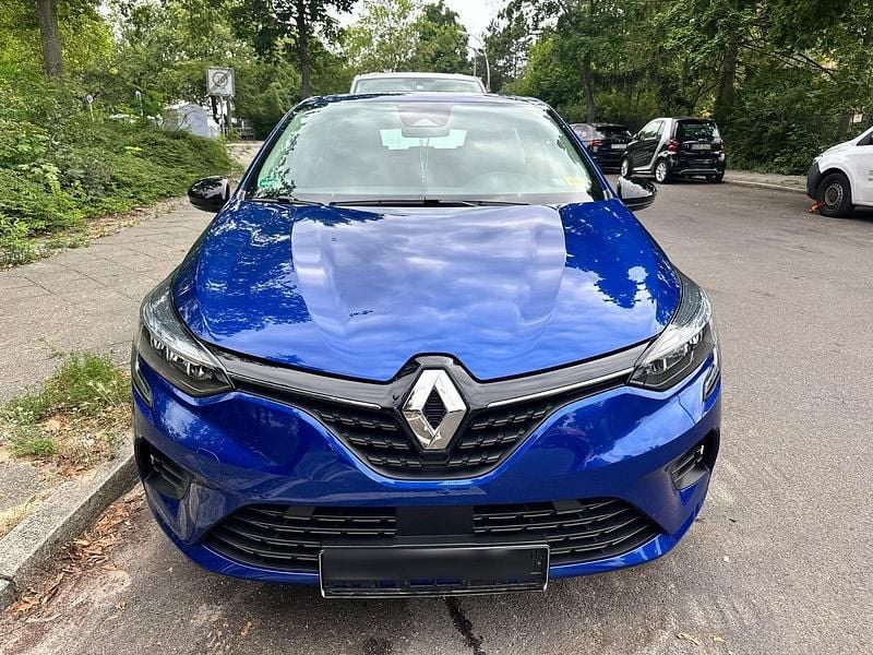 Blau Gebraucht 2023 Renault Clio V Kleinwagen | 20.400 € (Fairer Preis) - Bild 1/4