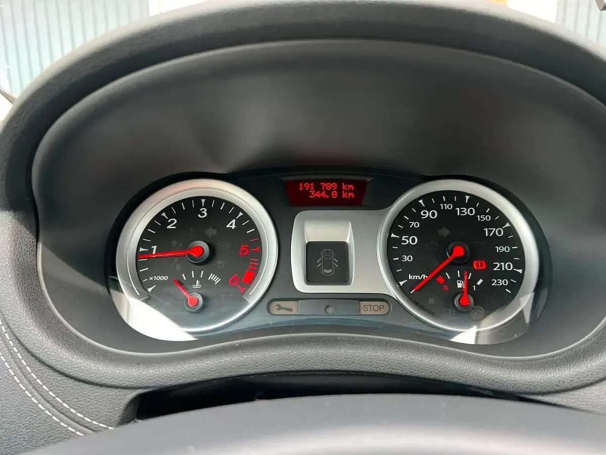 Gebraucht Renault Clio 106 PS (77 kW) 2011 Grau Kombi