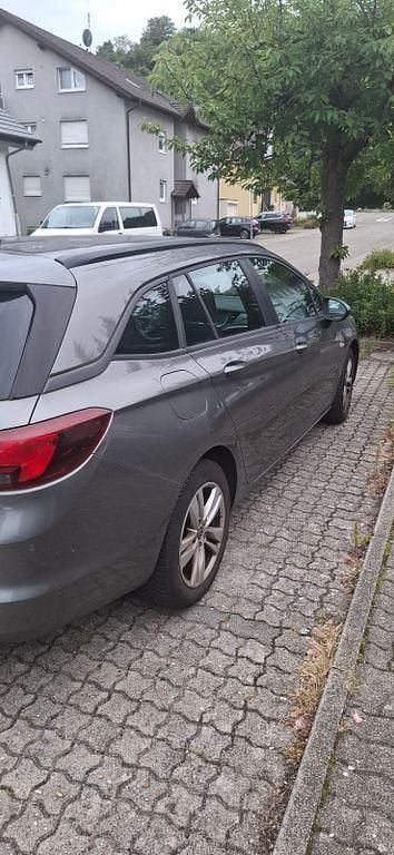Gebraucht Opel Astra 105 PS (77 kW) 2021 Grau Limousine