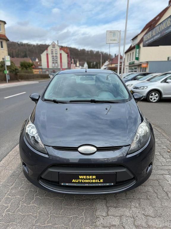 Gebraucht Ford Fiesta 68 PS (50 kW) 2013 Grau Kleinwagen
