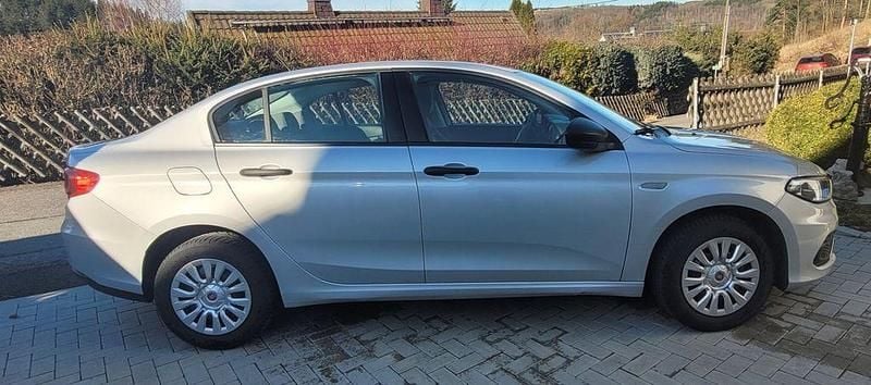 Gebraucht Fiat Tipo Easy 95 PS (69 kW) 2016 Silber Limousine