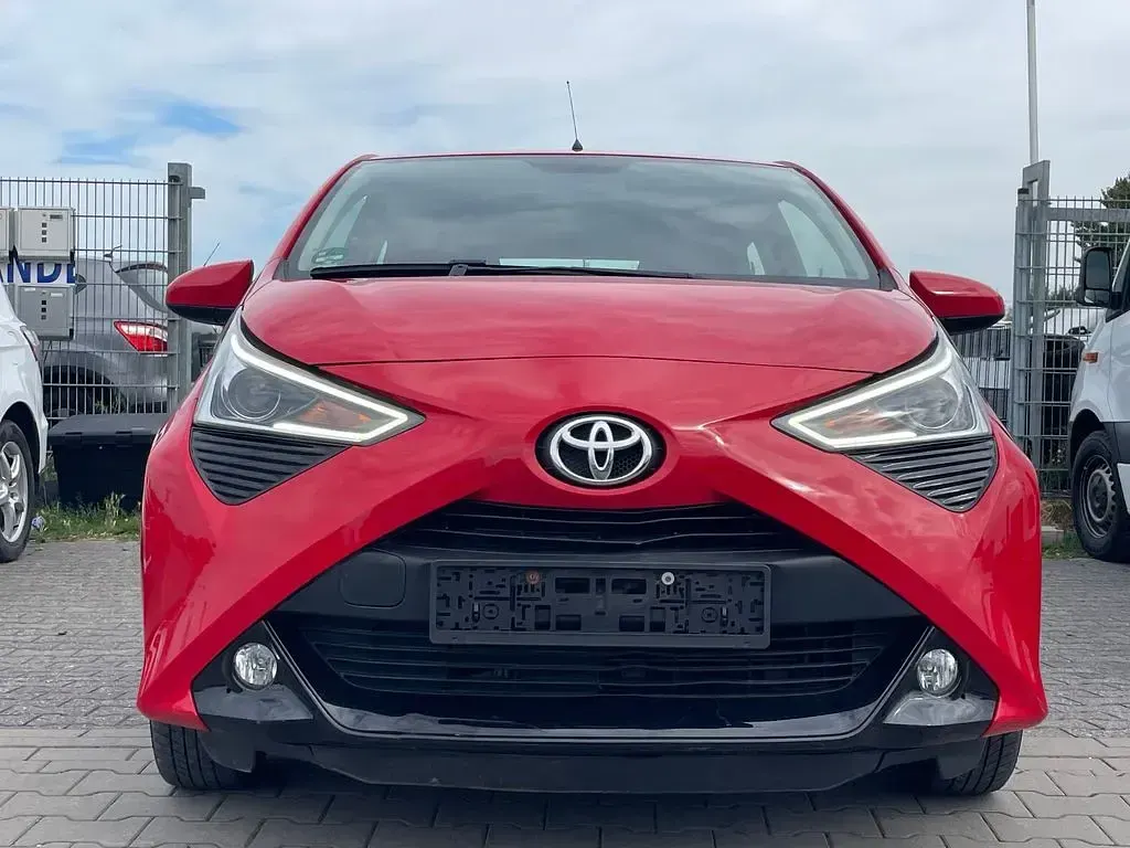 Gebraucht Toyota Aygo 72 PS (52 kW) 2019 Rot Kleinwagen